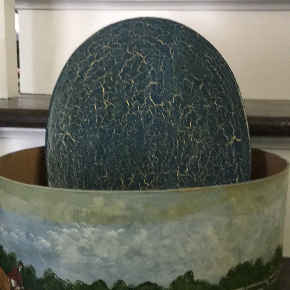 Vintage Folk Art box had painted signed by artist DL, Frenchtown, NJ early 80s. - Picture 9 of 16